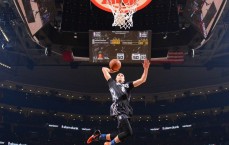 华体会入口|铿锵玫瑰浴血绽放巴黎路 万里征程淬炼最强意志