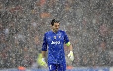 华体会平台_独行侠战湖人防守策略揭秘，提前夹击浓眉迫使其出球成关键